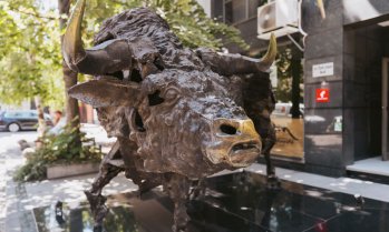 SOFIX е в подножието на 1380 пункта