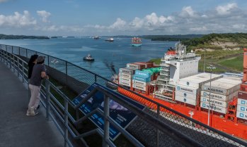Празен газов танкер ще пререди опашката за Панамския канал срещу 4,6 млн. долара