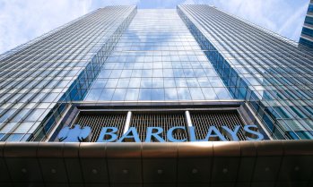 Barclays съкращава 5000 работни места в опит да внедри AI, за да свие разходите
