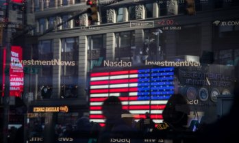 Nasdaq задалъбочава спада си, след като OpenAI реши да отложи излизането на борсата