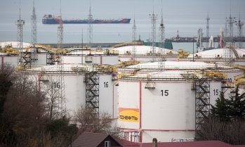 Подновените атаки към рафинериите изваждат на пазара още руски петрол