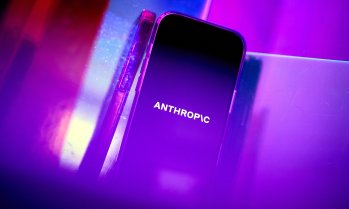 Anthropic спря достъпа до водещи АІ модели заради забрана за чуждестранна употреба от САЩ