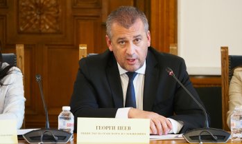 Транспортният министър: На българските летища няма американски или съюзнически самолети