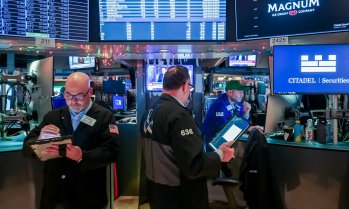 Wall Street записа спадове дни преди последното заседание на Фед за годината