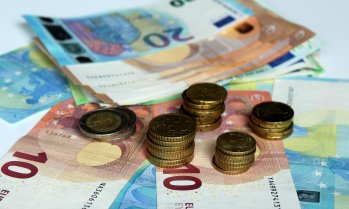 Правителството няма да замразява минималната работна заплата на 620 евро 