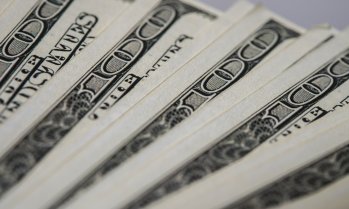 iBanFirst: Капиталовите потоци, а не политиката, ще определят курса на долара през 2026 г.