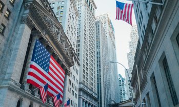 Wall Street отваря със спадове след последните рекорди*