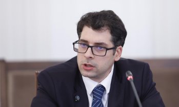 Няма да се намалява ДДС за туристическия бранш, според Пеканов