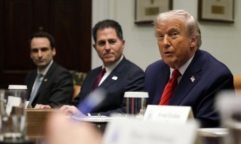 САЩ започват приема на заявления за „Златна карта“ в опит да привлекат богатите чужденци