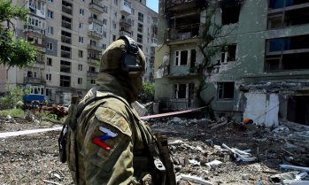 Руснаците теглят средствата си от банките, опасявайки се, че Кремъл търси пари за войната*