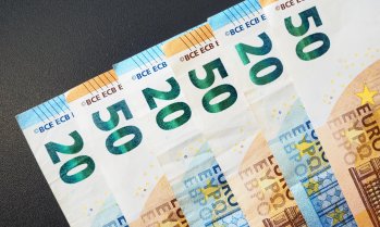 Парламентът прие новия механизъм за минималната заплата след бурни дебати и критики