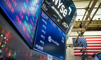 Разпродажби при технологичните компании повлякоха Nasdaq с над 1% надолу