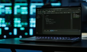 Защо бизнесът преосмисля облачните услуги и търси хибридни решения?