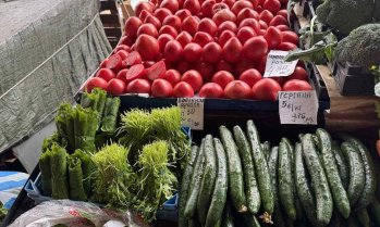Цените на едро на повечето плодове и зеленчуци спадат през седмицата