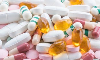Цените на лекарствата, плащани от НЗОК, са намалели с до 14% от 2023 г.