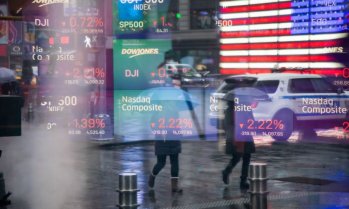 Разпродажбите на технологичните акции доведоха до най-дългия спад на Уолстрийт от август