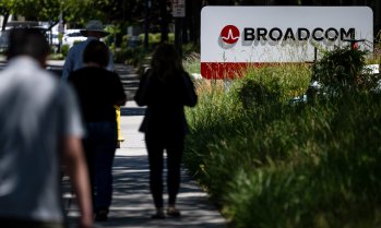Broadcom прогнозира скок в продажбите на AI чипове през следващите две години