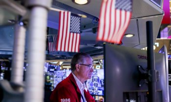 Wall Street отваря с надежди за възстановяване след разпродажбите*