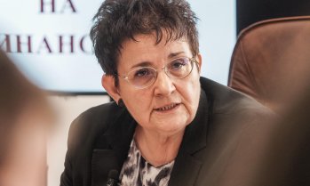 Л. Петкова: Ръстът на максималния осигурителен праг отнема от дохода, но носи осигурителни права