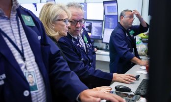 S&P 500 отчете спад въпреки по-позитивните от очакваното данни за инфлацията в САЩ