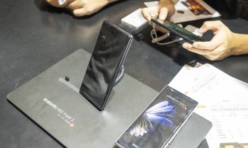 Доставките на смартфони се сриват с 22% в най-лошото тримесечие в историята