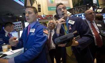 Страхът около AI и напрежението с Иран разколебават трейдърите на Wall Street*