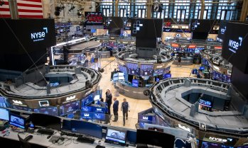 Американските компании изкупуват своите акции с рекорден темп през 2025 г.