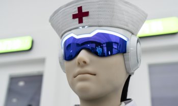 Китай се готви за удара на AI върху работните места. Америка изостава