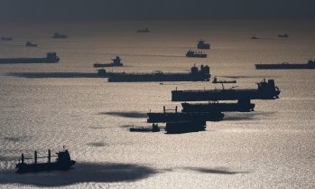 Индийски рафинерии ще се съобразят със санкциите на Иран срещу танкери