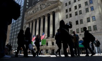 Nasdaq расте втори пореден ден, подкрепен от поскъпването на акциите на Amazon*