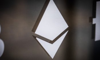 Етер ETF-ите привлякоха рекордните 1 млрд. долара само за ден