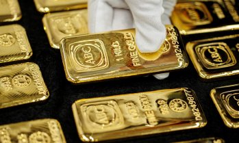Русия продължава да продава злато и резервите рязко намаляват