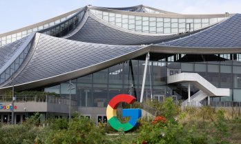 Google успя да избегне разбиването на рекламния си бизнес
