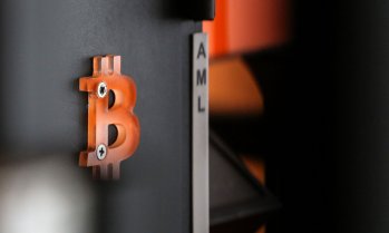 Решението на Фед отново потопи цената на биткойна