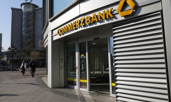 Германия отхвърли офертата на UniCredit за придобиване на Commerzbank