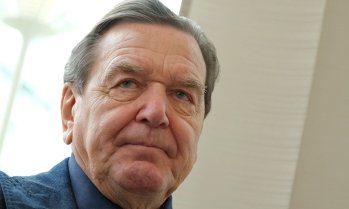 Герхард Шрьодер отново влиза в управлението на руски бизнес - този път с хипермаркети