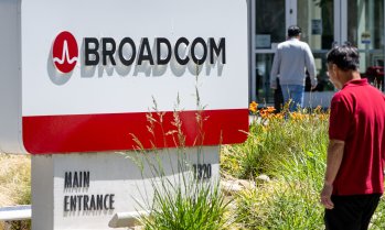 Акциите на Broadcom вървят към най-големия си ценови спад заради разочароващи прогнози