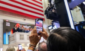 Wall Street започва търговията с леки спадове след отказа на Тръмп към Иран*