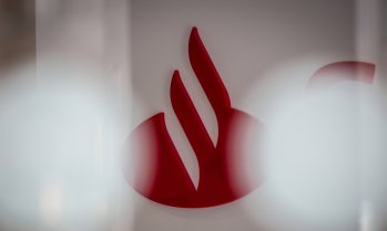Испанската Santander се отказа да кредитира бившия кандидат за активите на "Лукойл"