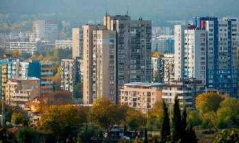 В Бюджет 2027 се подготвя актуализиране на данък сгради с до 30%