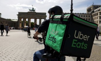 Uber купува компанията за доставка на храна Delivery Hero за близо 15 млрд. долара