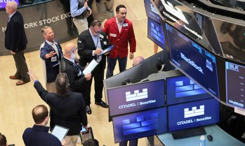 Dow напредна с над 500 пункта, подкрепен от отчети и поевтиняването на петрола