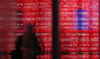 Южнокорейският индекс Kospi се срина с близо 9%