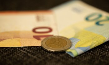 Синдикати и работодатели искат ограничаване на дефицита и свиване на разходите