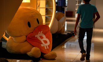 Обещанието на биткойна да служи като спасение от инфлацията стана на пух и прах