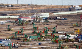 Азербайджан е изнесъл 4,5 пъти повече количества петрол за България до края на юли