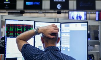 Dow Jones отписа над 500 пункта след първото заседание на Фед под ръководството на Уорш