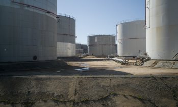 Цената на петрола се стабилизира в очакване на срещата между Тръмп и Путин*