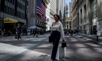 Dow се покачва с 600 пункта, цените на петрола спадат*