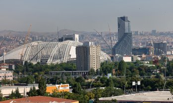 Турция се опитва да ограничи кризата с проблемните си фондове с ликвидации, забрани и арести